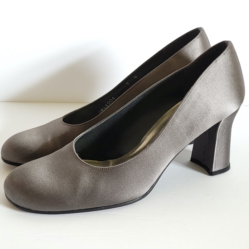 Stuart Weitzman Vintage Grey Satin Pumps Size 7